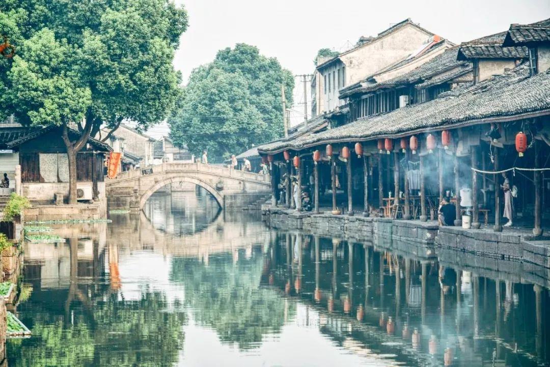 恋上餐厅盘中异动 下午盘股价大涨6.20%